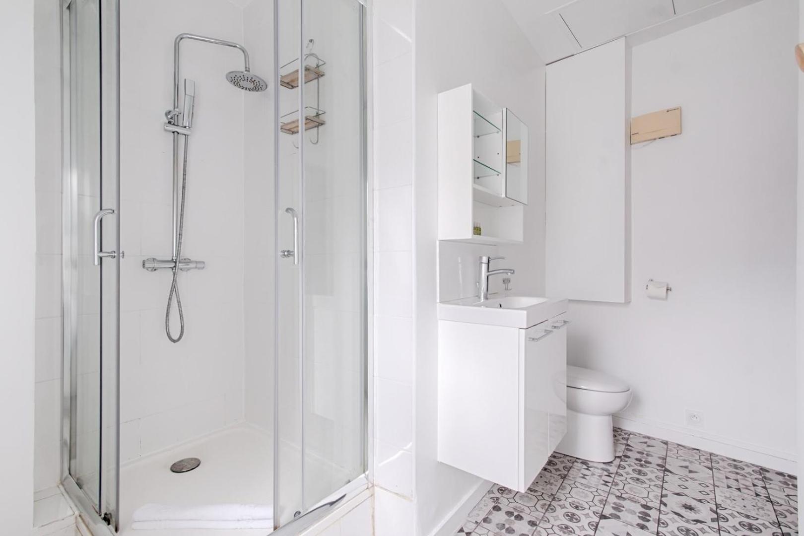 Appartement Near To Saint Lazare - 6P ปารีส ภายนอก รูปภาพ
